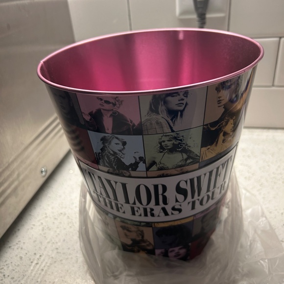 *RARE* METALLIC HOT Pink AMC Taylor Swift Eras Tour Film Collectible Popcorn Tin - Picture 4 of 4